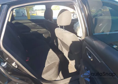 2015 Nissan Altima 2.5 S z USA, uszkodzony, nr VIN 1N4AL3APXFN920258